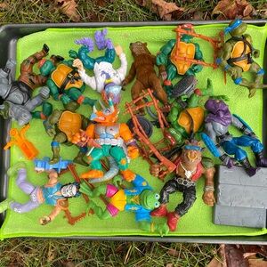 Teenage Mutant Ninja Turtles Smell like Moth Balls Real Bad!